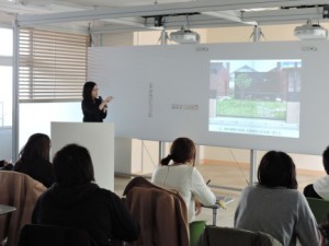 伊東静香さん(平成21年度卒)