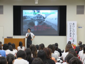 「ふくしまの美味しい農産物の話し」について講演される農家・野菜ソムリエの藤田浩志氏