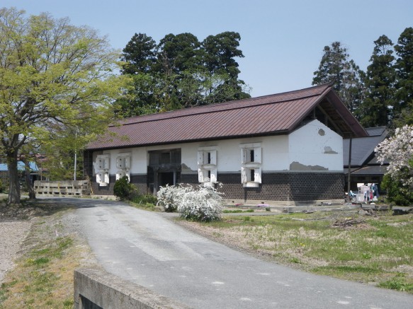 明治42年に建築された渡邊家長屋門