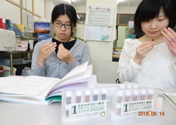 香りテストの訓練に集中!