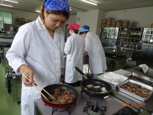 さんまを焦がさないように集中!