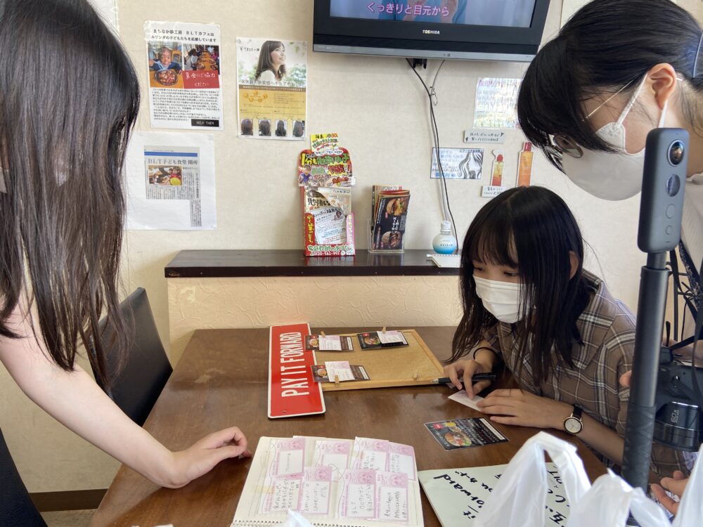 BLT Cafe様（ペイフォワードに取り組む、美味しいハンバーガーを提供するお店です。）